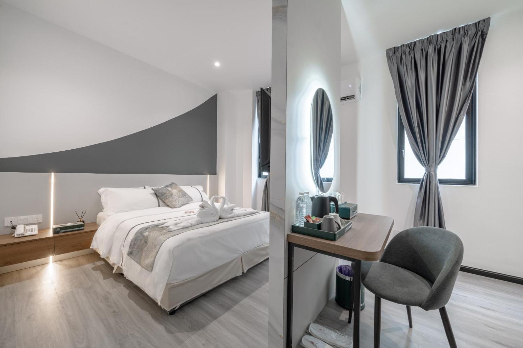 Saturn Hotel George Town Bagian luar foto
